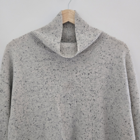 Monrow Long Sleeve Cashmere Sweater - Picture 5 of 8